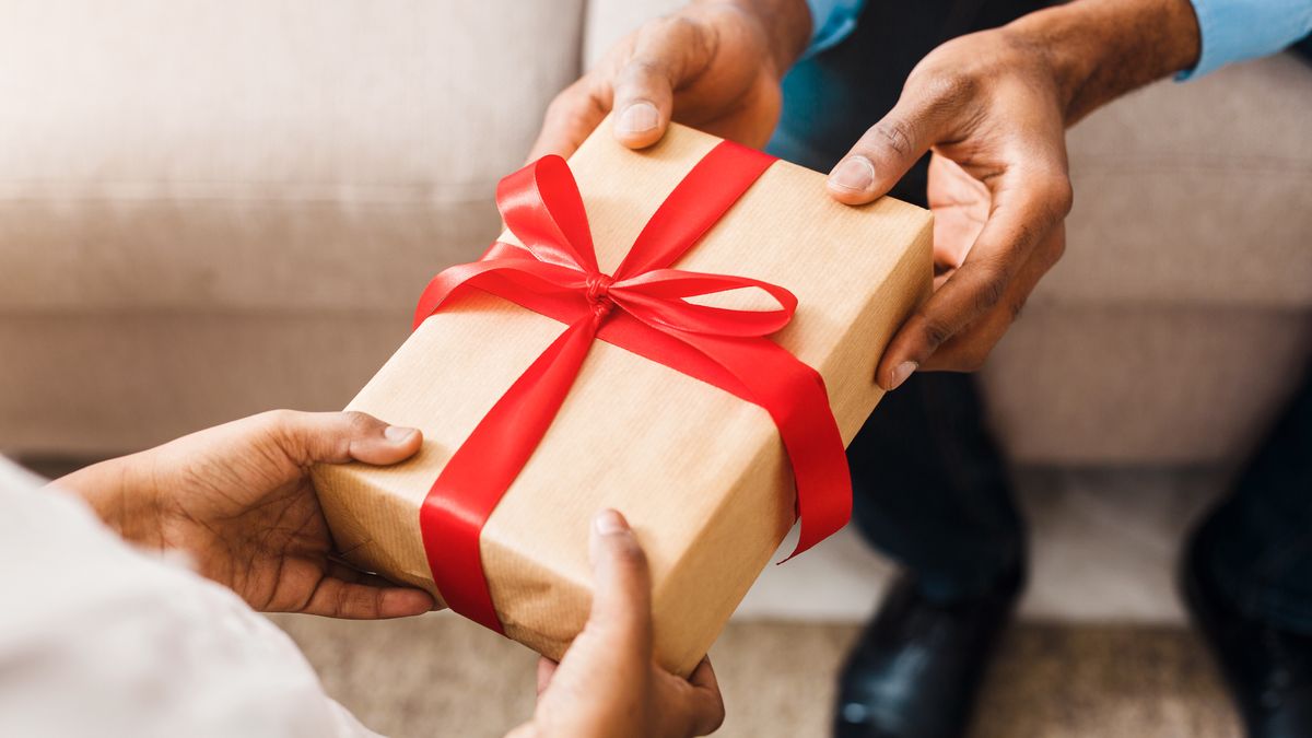 Prezent Birthday present. Father giving gift to daughter
Birthday present. Father giving gift to daughter, closeup
Konstantin Postumitenko
adult, african-american, black, casual, child, childhood, daughter, family, father, girl, happy, kid, love, male, man, parent, people, togetherness, young, birthday, box, celebration, gift, giving, holiday, home, present, two, background, best, lifestyle, bow, closeup, craft, cropped, festive, hand, holding, leisure, paper, red, ribbon, surface, taking, womens day, wood