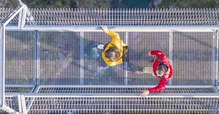 Portugalia. Najdłuższy wiszący most dla pieszych na świecie. Pół kilometra spaceru nad przepaścią
