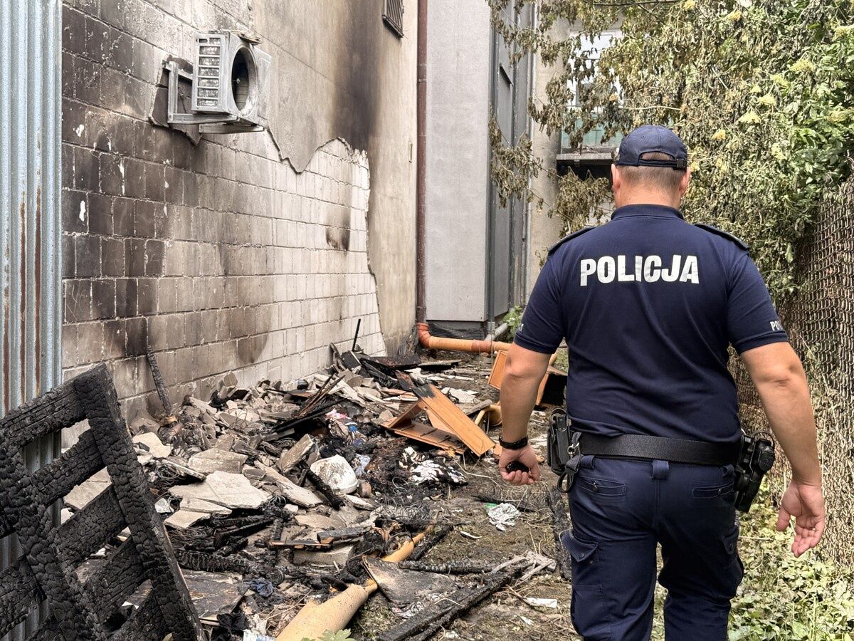 Nocny pożar w Sochaczewie. Uszkodzony budynek przy ul. Batorego, trwa ustalanie przyczyn!