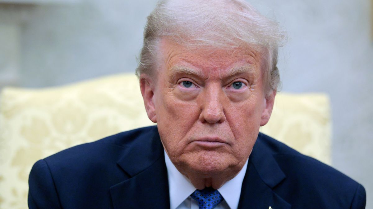 WASHINGTON, DC - APRIL 24: U.S. President Donald Trump talks to reporters during a meeting with Norway's Prime Minister Jonas Gahr Store in the Oval Office at the White House on April 24, 2025 in Washington, DC. The leaders are expected to discuss security, trade, NATO and the war in Ukraine. (Photo by Chip Somodevilla/Getty Images)
