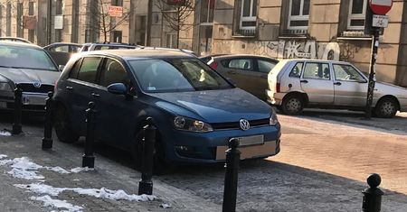 Karton w zderzak. Stara metoda nadal popularna