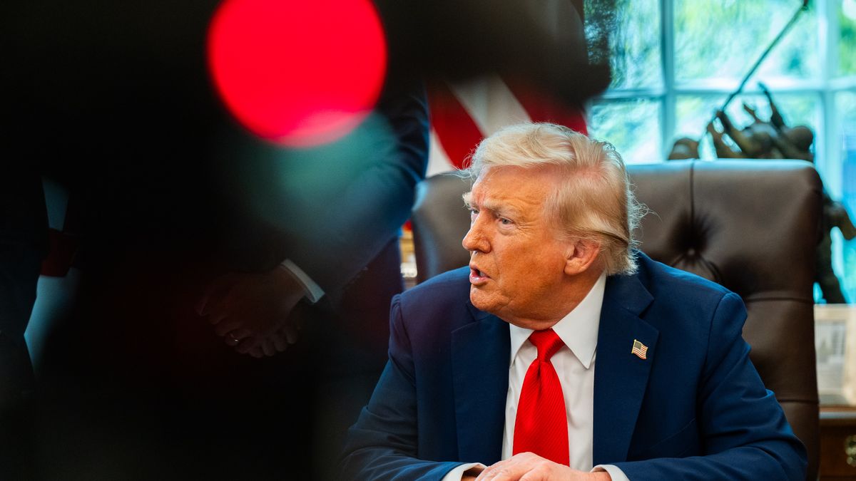 WASHINGTON, DC  August 25, 2025:

US President Donald Trump speaks during the signing of Executive Orders in the Oval Office of the White House on Monday August 25, 2025. Deputy White House chief of staff Stephen Miller, administrator of the Drug Enforcement Administration (DEA) Terry Cole, US attorney general Pam Bondi, US Vice President JD Vance, US secretary of defense Pete Hegseth, secretary of the US Department of Homeland Security (DHS) Kristi Noem, and director of the US Marshals Service Gadyaces Serralta were in attendance. 

(Photo by Demetrius Freeman/The Washington Post via Getty Images)
