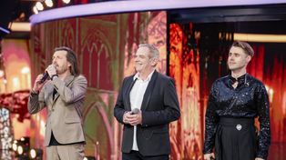 Pochodzący z Piotrkowa Marcin Januszkiewicz zachwycił na 62. Krajowym Festiwalu Piosenki Polskiej w Opolu