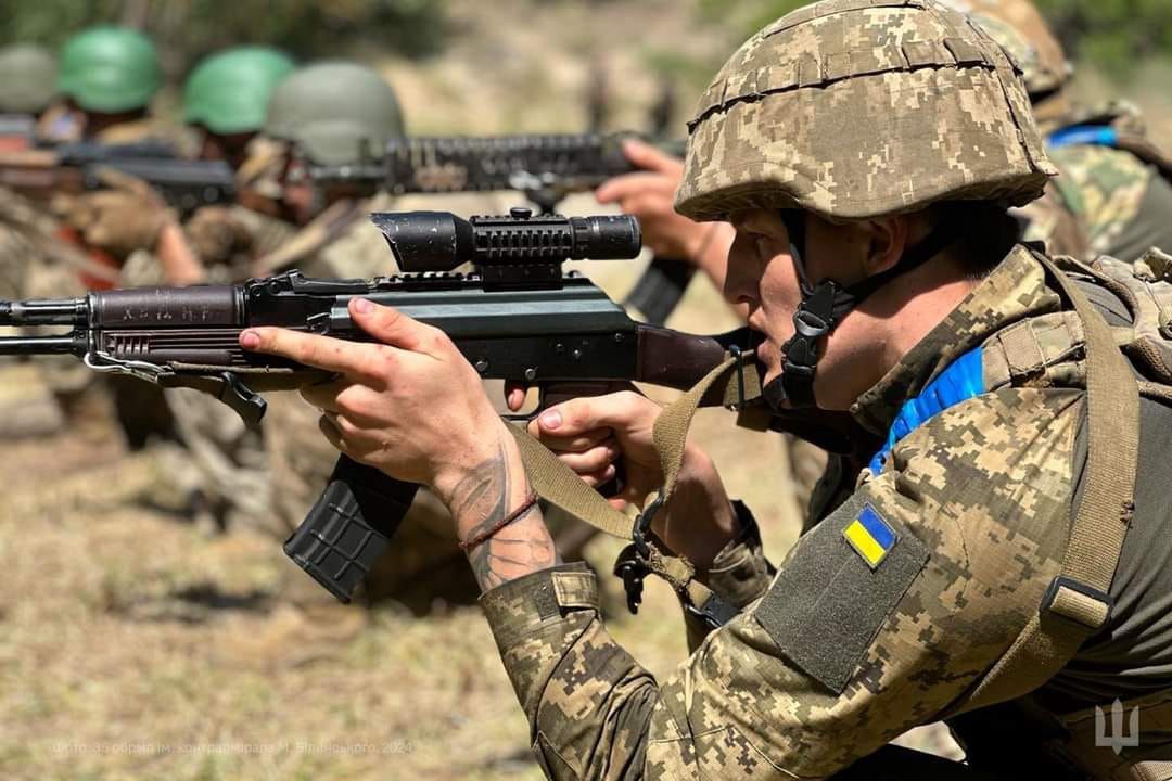 wojna w Ukrainie, radosław sikorski, ukraina, nato Ukraiński legion w Polsce. Zarejestrowało się kilka tysięcy