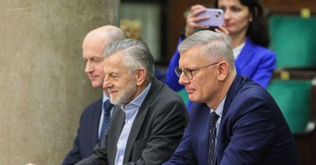 Członkowie komisji zgarnęli spore pieniądze za trzy miesiące pracy