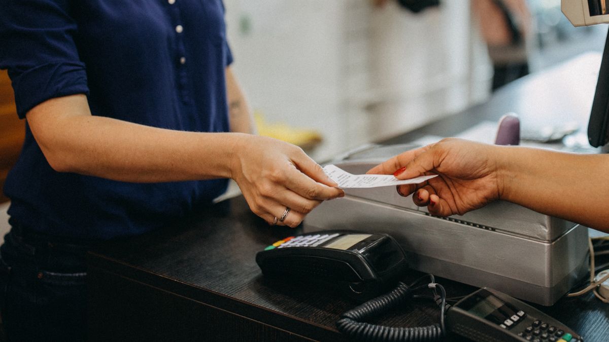 Towar spod lady. Ekspedientka handlowała narkotykami
