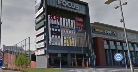 Spadł na kobietę w galerii handlowej. Chwile grozy w Bydgoszczy