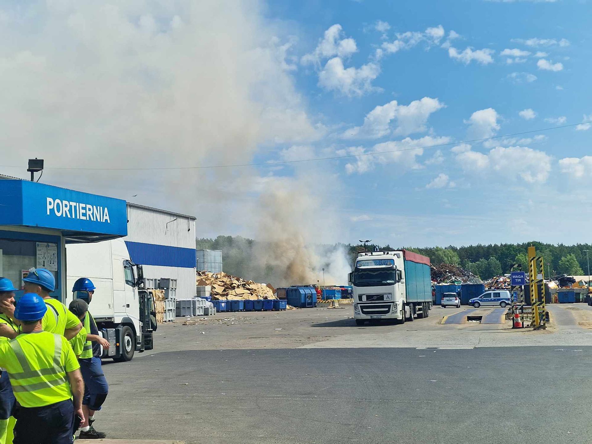 Pożar wysypiska pod Warszawą