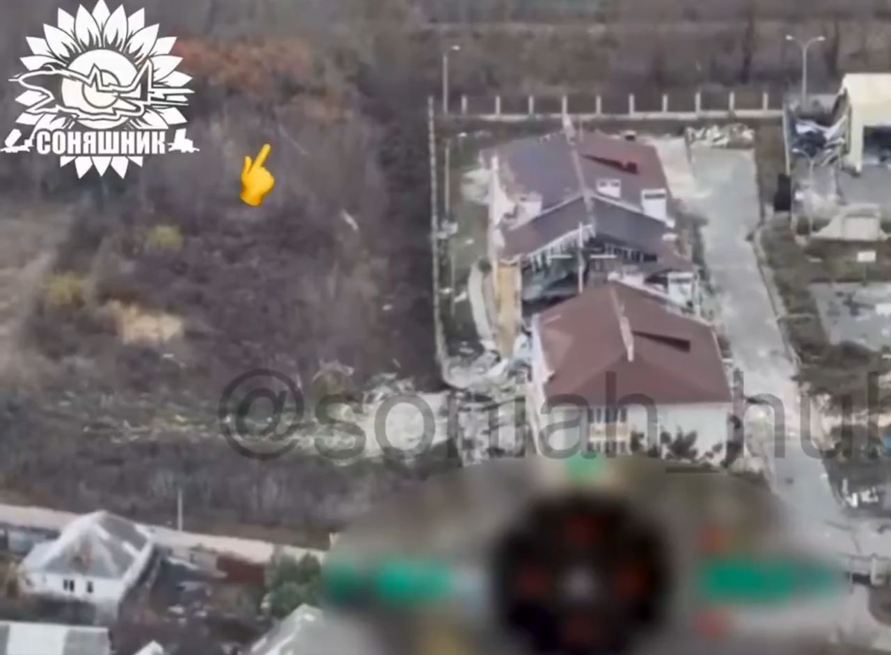 The AASM Hammer bomb just before hitting the target in the Kursk region.