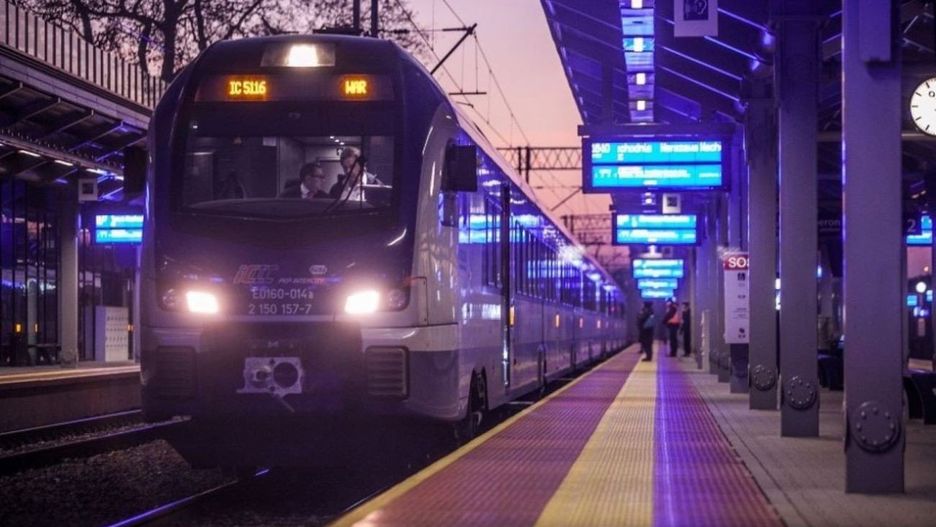 Z naszej galerii dowiesz się, czego nie wolno robić w pociągach PKP Intercity &gt;&gt;&gt;