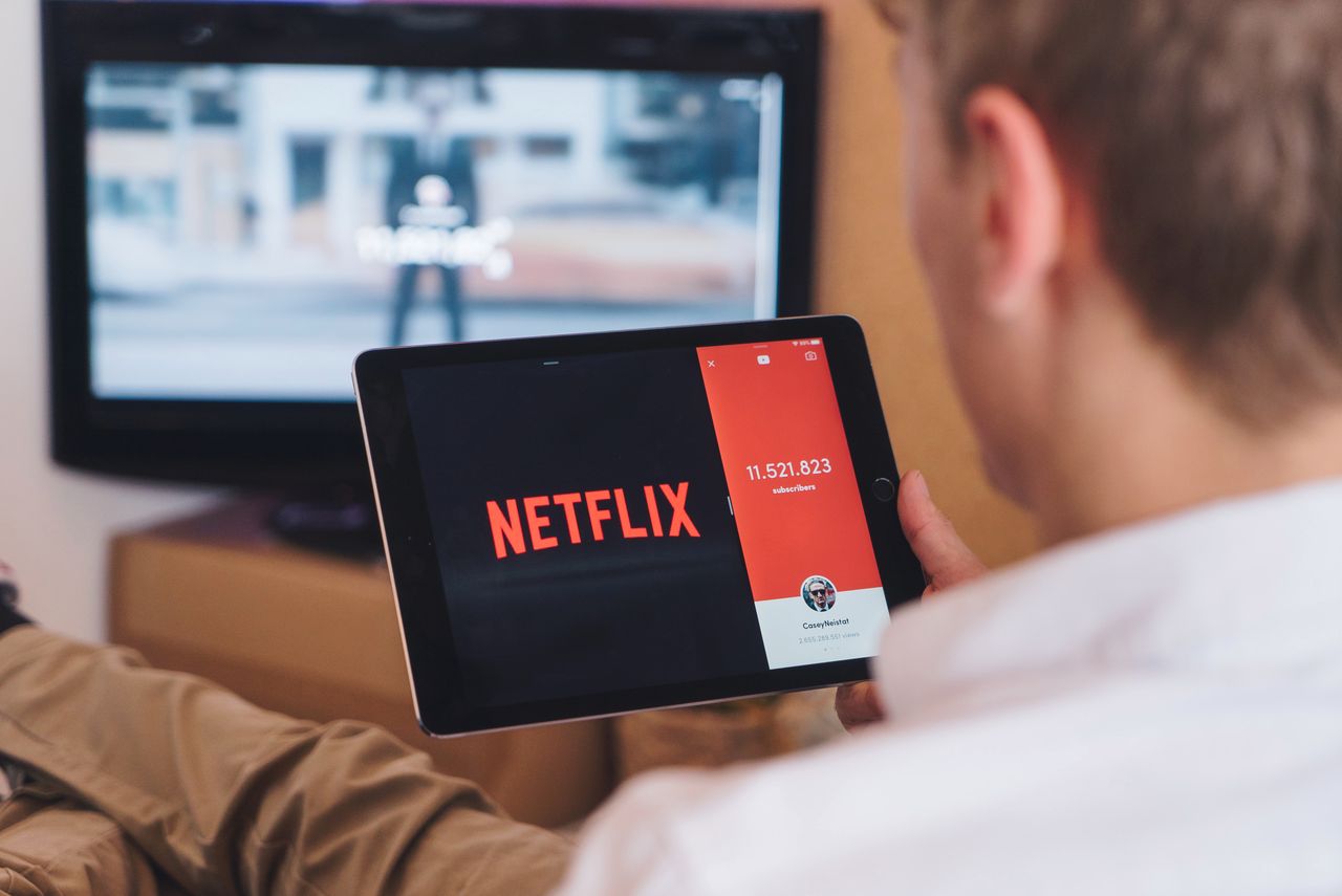 Netflix zyska rewelacyjną funkcję dla śpiochów. Niektórzy już mogą testować