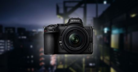 Nikon Z5 to bezlusterkowiec dla początkujących z ambicjami. Czy aby na pewno?