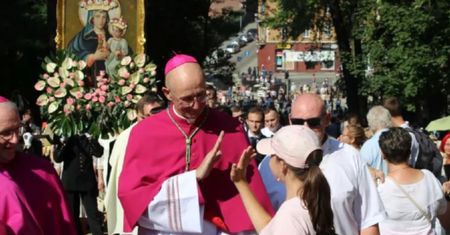 100 zł za osobę. Pojechali do Częstochowy, sprawdzili ceny z Jasnej Góry