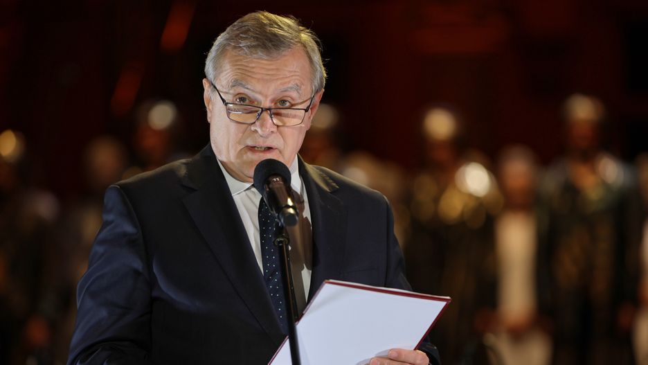 Polska opuści UE? Gliński mówi o "wojnie z polskim społeczeństwem"