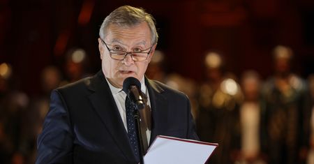 Polska opuści UE? Gliński mówi o "wojnie z polskim społeczeństwem"