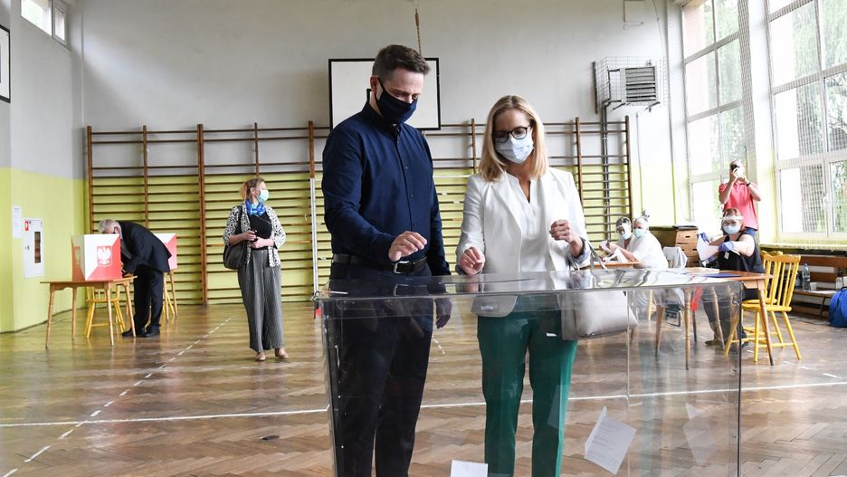 Wybory 2020. Rafał Trzaskowski i Małgorzata Trzaskowska głosują w Rybniku
