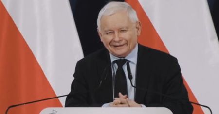 Kaczyńskiemu zebrało się na żarty. "Już wisi"