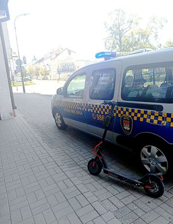 Prawie 3 promile i jazda hulajnogą po Płocku. 44-latek dostał 2500 zł mandatu