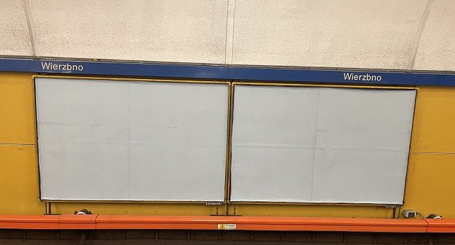 Z warszawskiego metra zniknęły reklamy. Usunęła je firma Stroer
