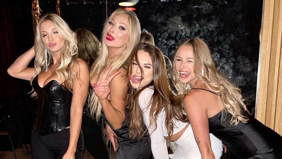 Uczestniczki drugiego i trzeciego sezonu "Love Island" razem na imprezie