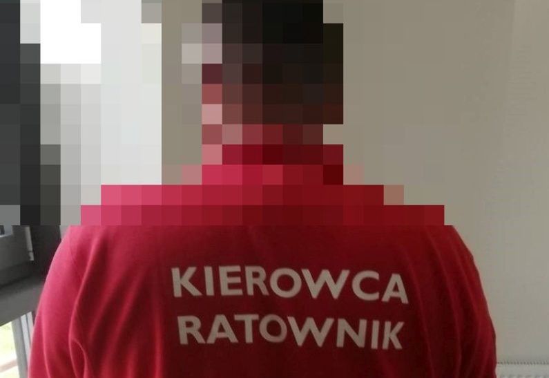 Oleśnica. Kierowca karetki pod wpływem alkoholu. "Chciał się tylko przejechać"