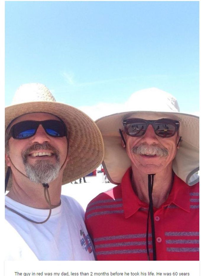 Mężczyzna po prawej odebrał sobie życie dwa miesiące po wykonaniu zdjęcia