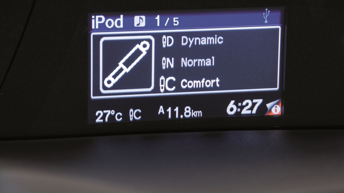 Najczęściej kierowca ma możliwość wyboru jednego z trzech trybów pracy amortyzatora adaptacyjnego. Rzadziej spotyka się dwa