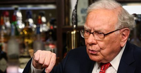 Sztuczna inteligencja jak broń jądrowa. Warren Buffett nie kryje obaw