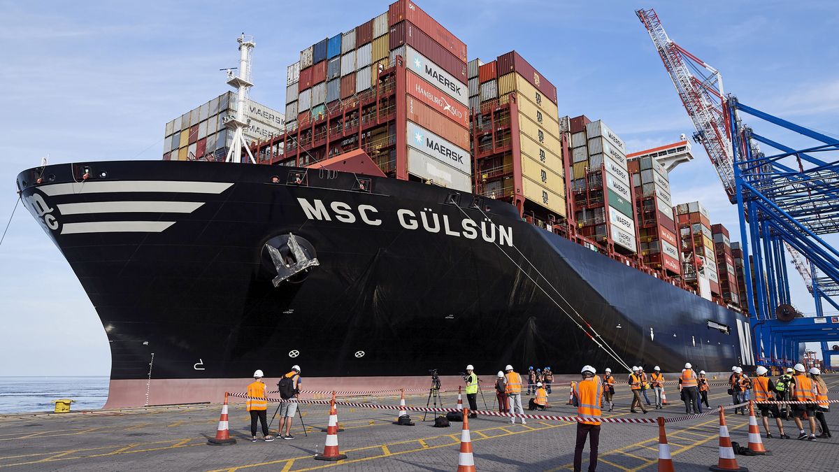 kontenerowiec
Adam War�awa
Gulsun, kontenerowiec, MSC Gulsun, port Gda�sk, statek, terminal DCT Gda�sk, rejs, kontenery, �adunek