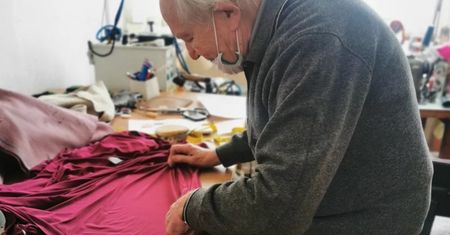 Odmieniła jego życie. 92-latek znowu ma wielu klientów