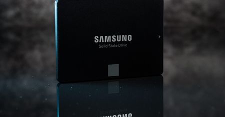 Samsung SSD 870 EVO - nowsze wrogiem starszego?