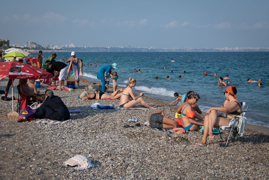 Antalya hits record with 1.8M tourists in 4 months, Germany leads the pack