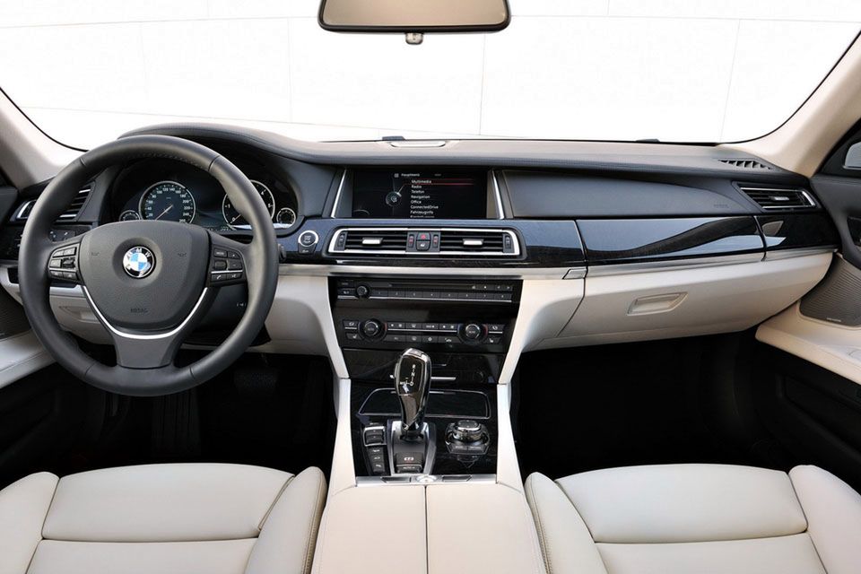 BMW serii 7 na rok 2013 - megagaleria niemieckiego okrętu flagowego 215