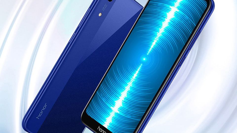 Honor Play 8A w pełnej krasie. Ciekawy budżetowiec z ekranem z małym wcięciem 1