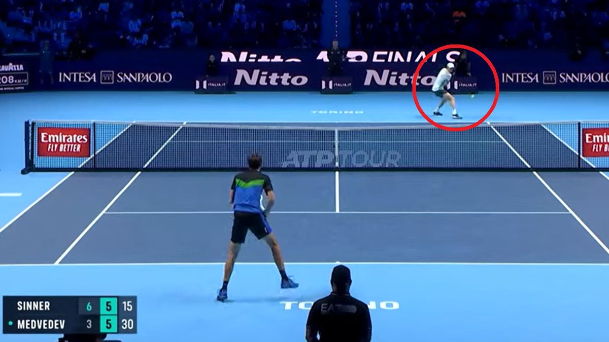 Zdjęcie okładkowe artykułu: YouTube / TennisTV / Na zdjęciu: Jannik Sinner i jego świetny bekhend