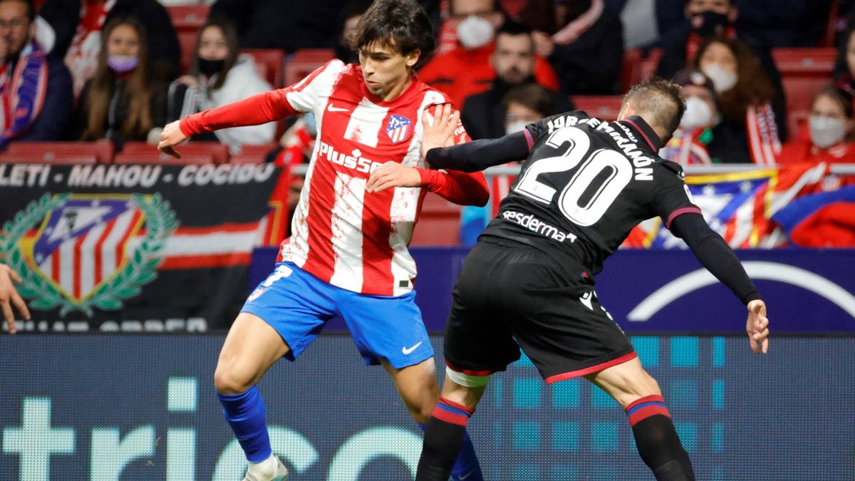 Joao Felix (z lewej)