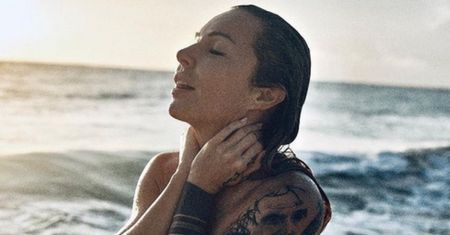 Mokra i wdzięczna Blanka Lipińska pozuje TOPLESS na plaży w Tulum! "Miejsce tworzą ludzie" (FOTO)