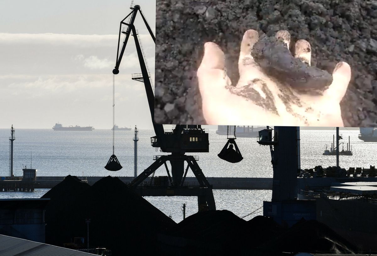 Do Polski trafił węgiel, który skleja się w bryły - alarmował pracownik portu