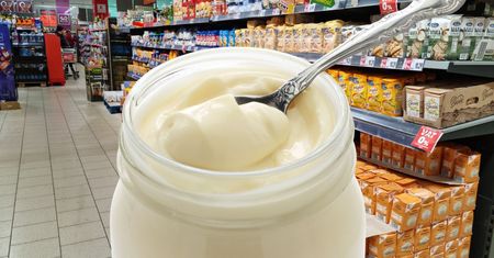 "Produkt majonezopodobny". Skład woła o pomstę do nieba