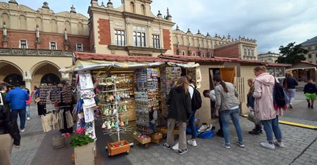 Kraków zbiera na remont schodów. Nie działają od 5 lat