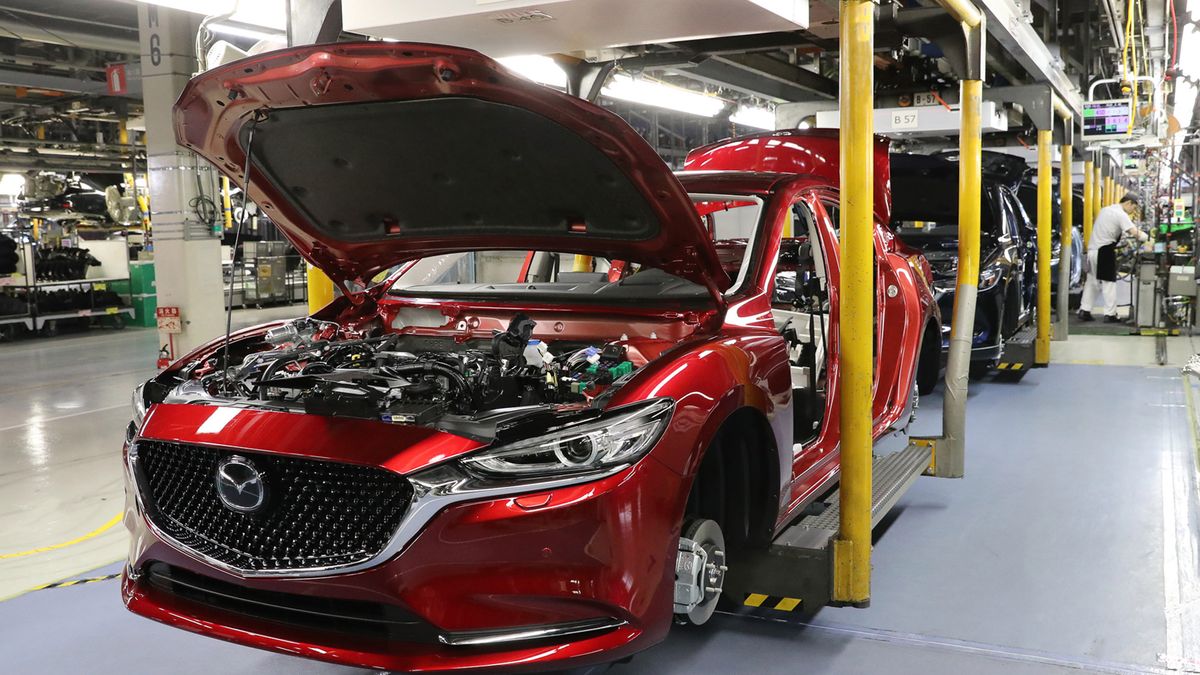 Mazda 6 na linii produkcyjnej w Hofu