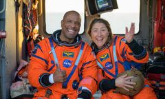 Po lądowaniu były problemy. Wyjście z kapsuły Artemis opóźnione