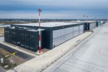 Czwarty hangar na lotnisku Katowice. Kosztował 52 mln zł. "Największy w historii"