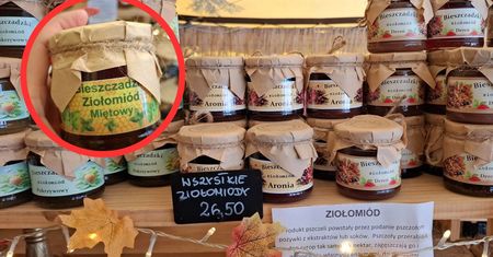 Wypatrzyłam te słoiczki nad Soliną. Wygląda jak miód, ale pszczoły robią go razem z człowiekiem