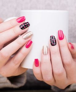 Paznokcie tytanowe - jak zrobić manicure tytanowy w domu?