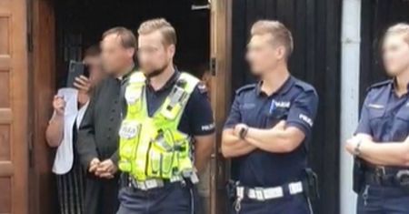 Nagranie z Jaworzna. Policja musiała bronić księdza przed parafianami