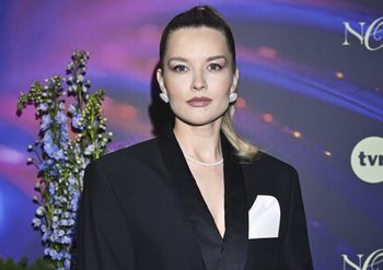 Julia Chatys wskoczyła w koronkowe rajstopy. Jej stylizacja to strzał w dziesiątkę