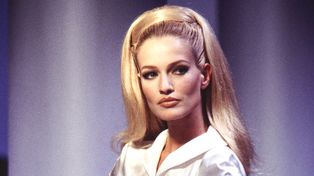 Karen Mulder wraca na okładkę "Vogue'a". Przerwała milczenie po latach