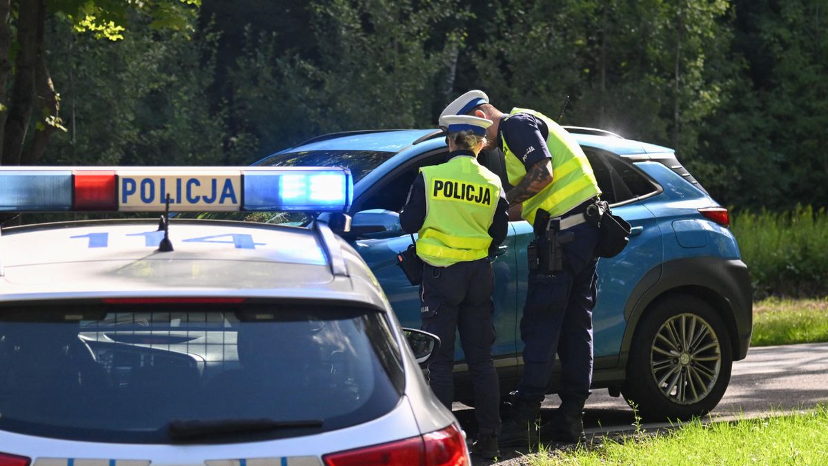 Policjanci prowadzą kontrole w czasie majówki/ zdj. ilustracyjne