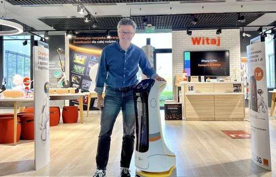 Robot w salonie Orange
